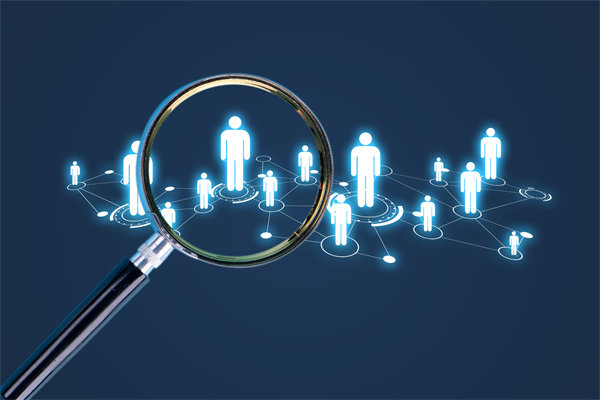 如何平衡長期戰略規劃與短期預算目標的矛盾與沖突？