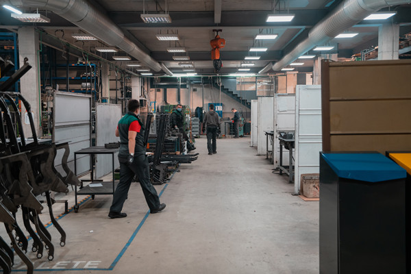 汽配行業(yè)人力資源管理咨詢服務(wù)機(jī)構(gòu)，車間技工流失率怎么降？